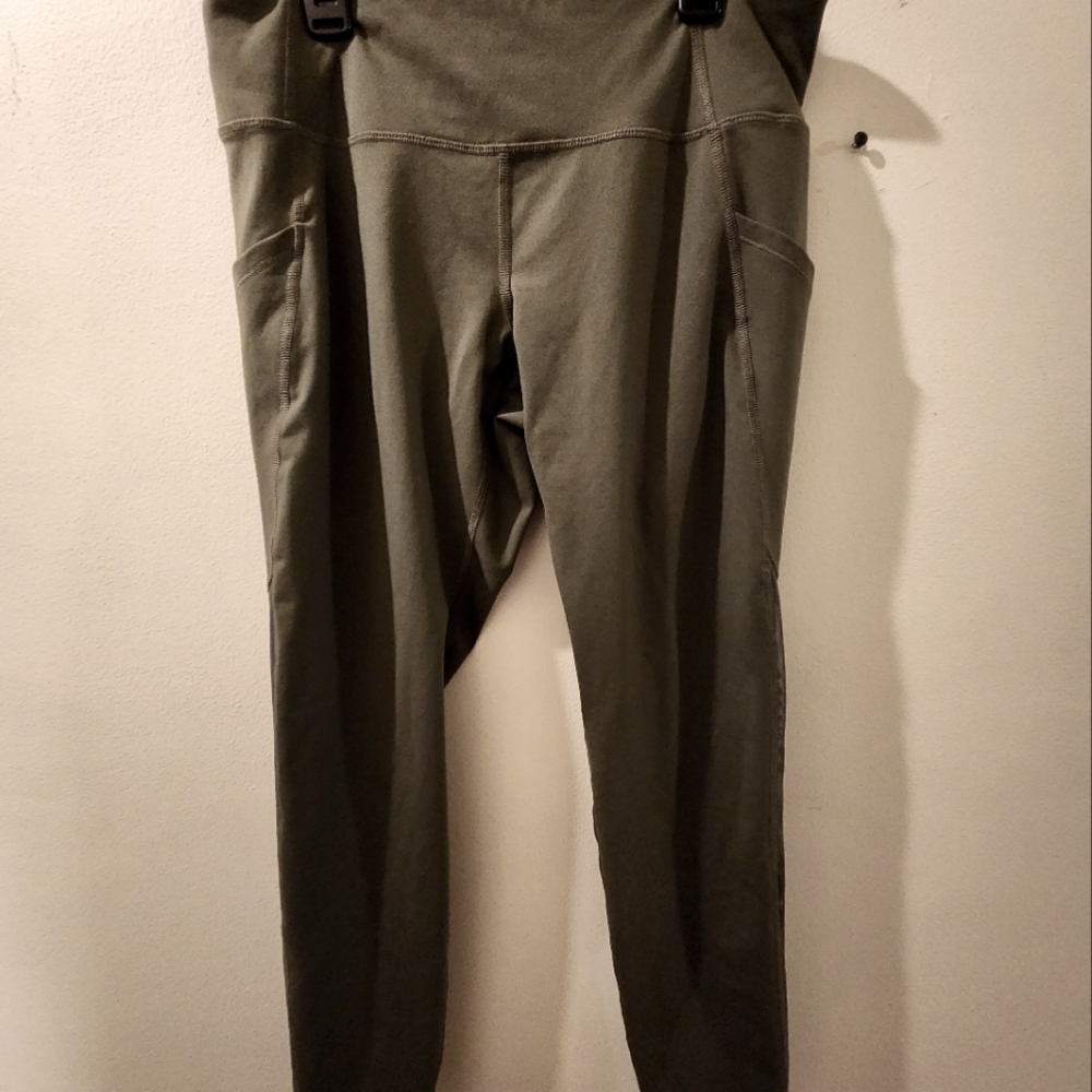 Old Navy Active Go-Dry Leggingigs